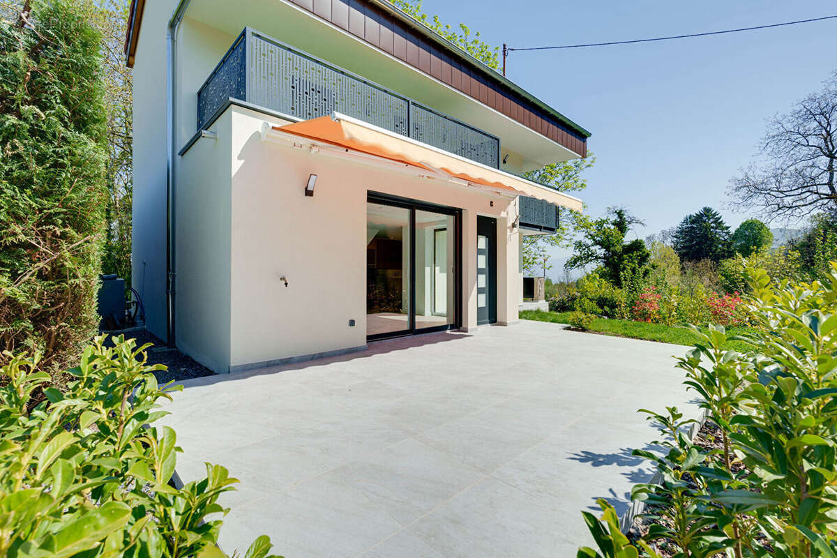 Maison à MAXILLY-SUR-LEMAN