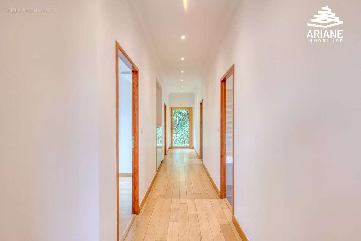 Maison à SAINT-CYR-AU-MONT-D&#039;OR