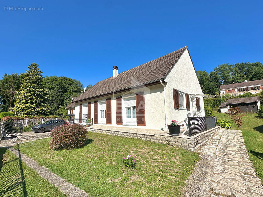 Maison à POLIGNY