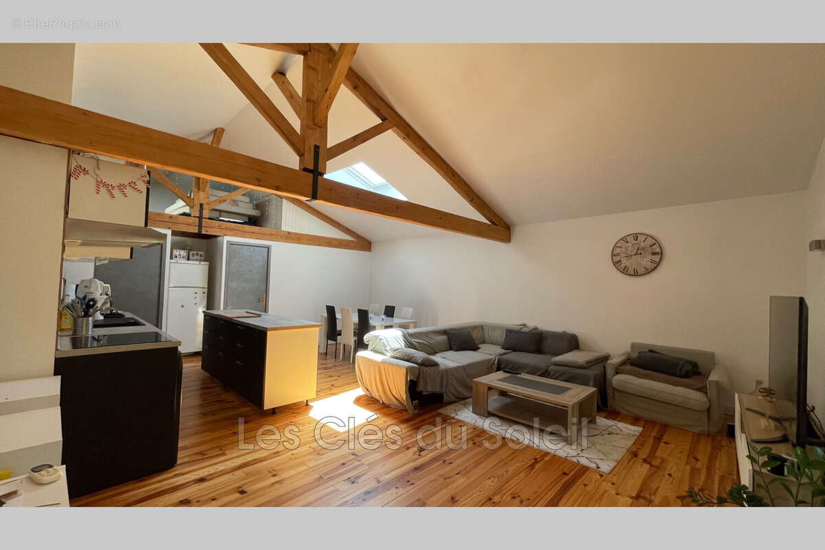 Appartement à CUERS