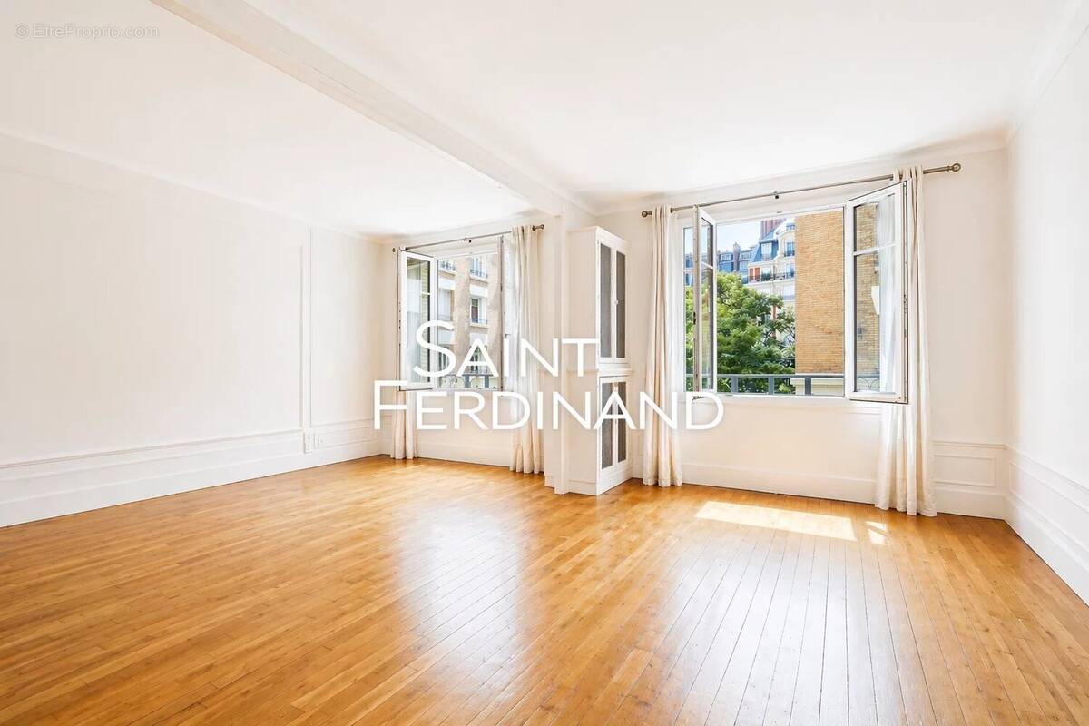 Appartement à NEUILLY-SUR-SEINE