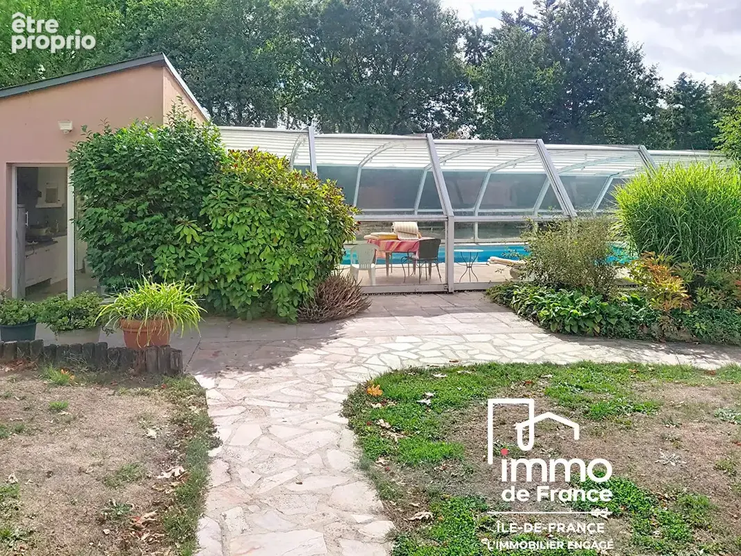 Propriété d'exception ! Maison rénovée, parc de 5 000 m² et piscine couverte - photo 13