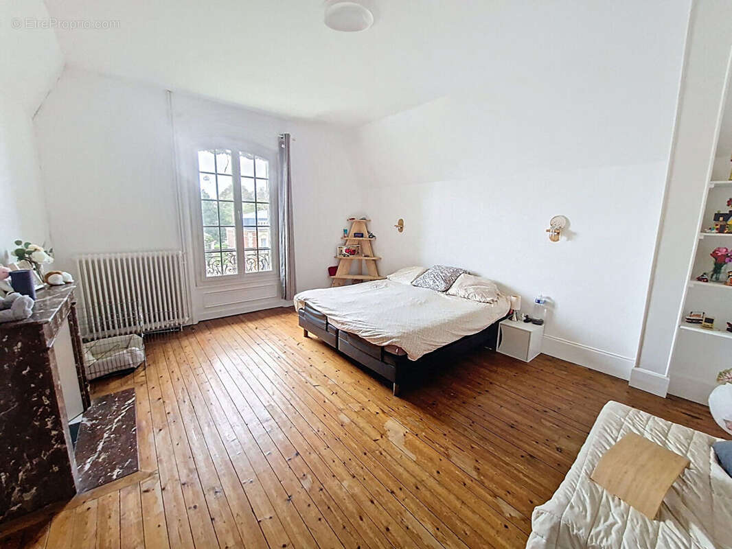 Appartement à ETREPAGNY