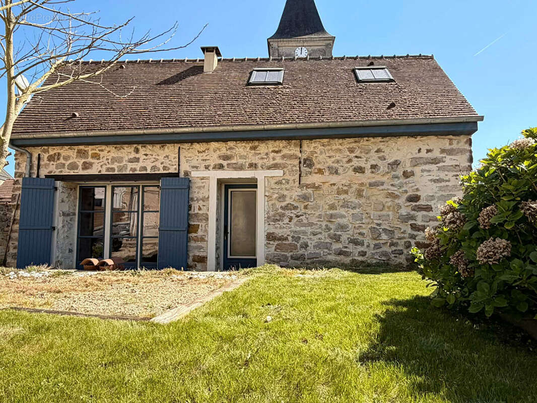 Maison à NEUILLY-SAINT-FRONT