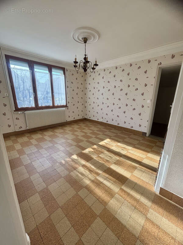 Maison à CHATEAUNEUF-EN-THYMERAIS