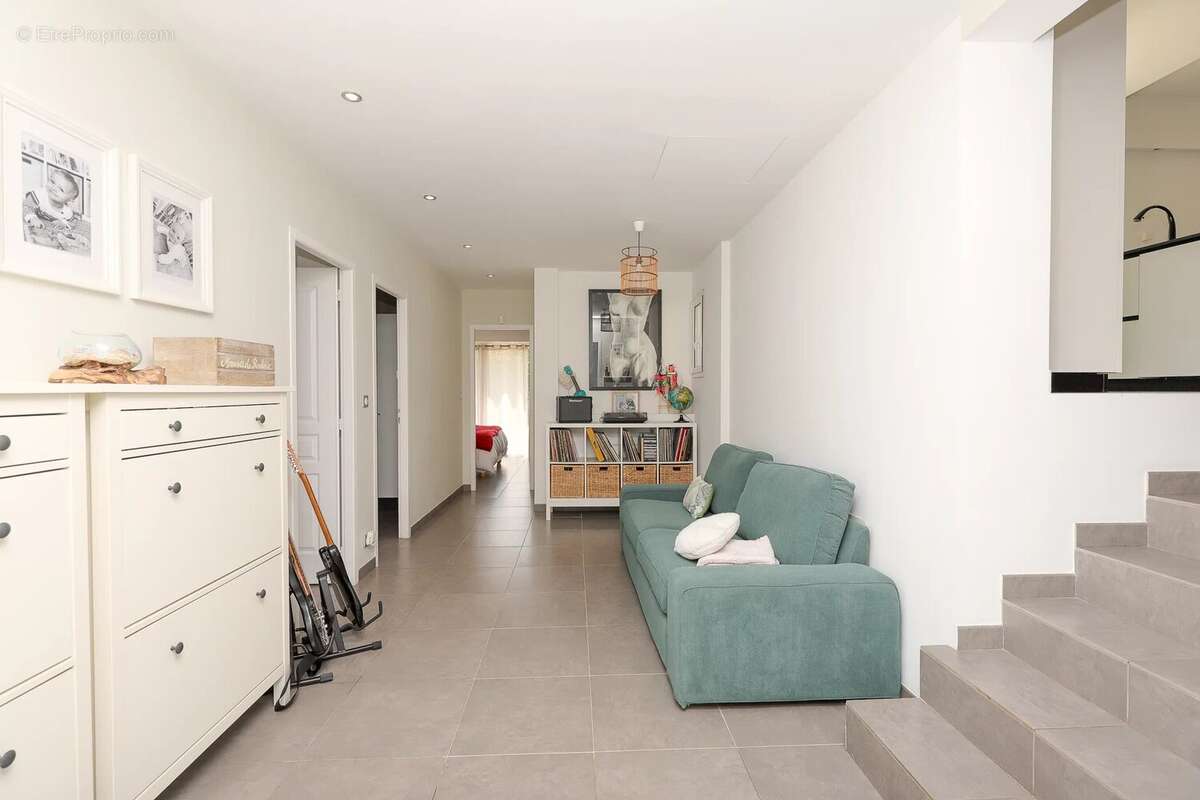 Villa independante 175 m² - piscine - stationnements - photo 10
