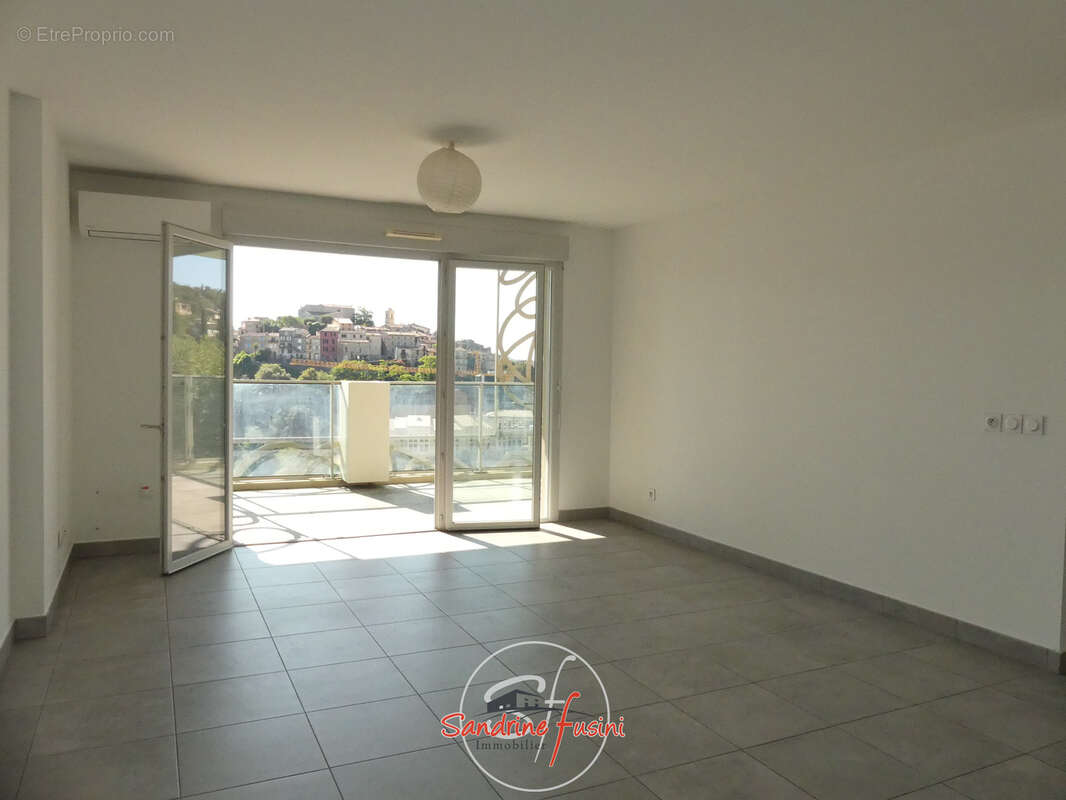 Appartement à GATTIERES