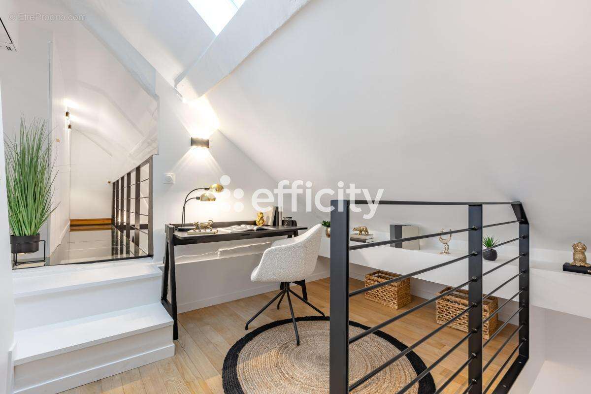 Appartement à PARIS-7E