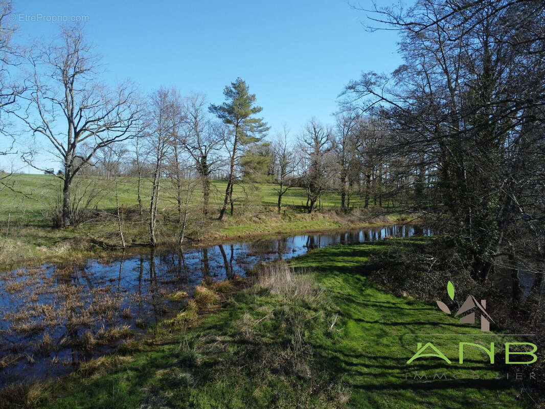 Terrain à MOUZON