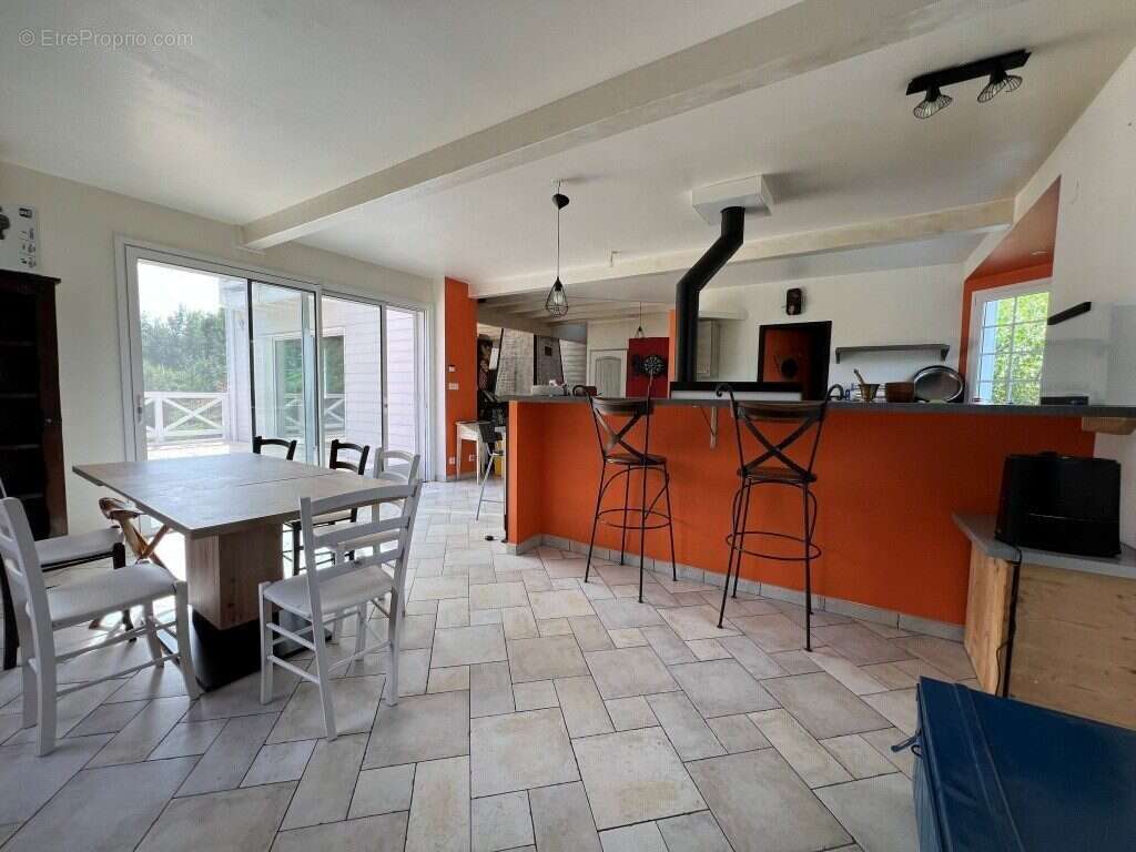 Maison à SAINT-LEGER-DE-PEYRE