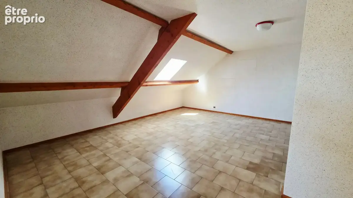 Villa Oyonnax 7 pièce(s) 269 m2 - photo 10