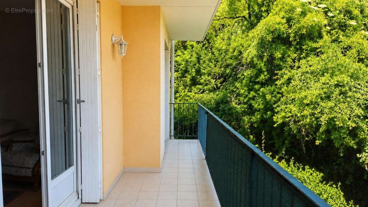 À vendre – appartement t3 avec balcon, garage et cave à digne-les-bains - photo 9
