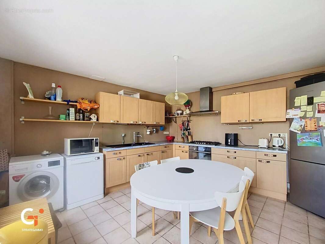 ELBEUF - Maison 135 m²  sur 223 m² Terrain - photo 6