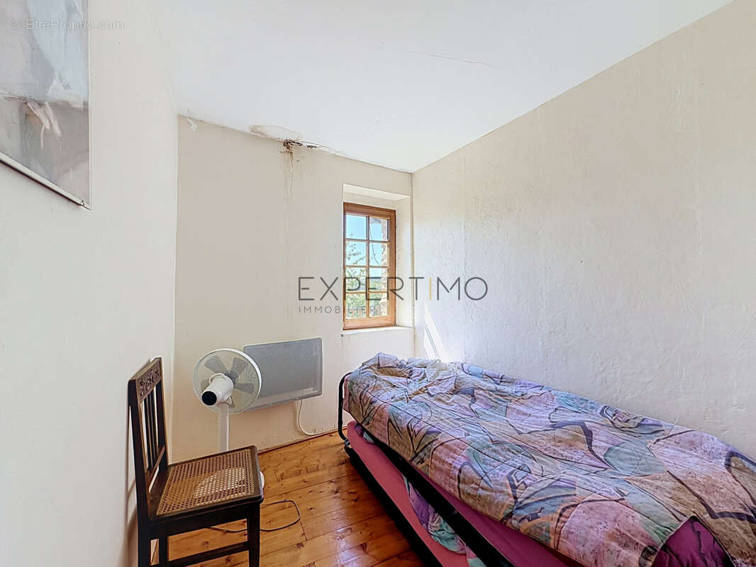 Burnand : Authentique maison en pierre avec 3 149 m2 de terrain - photo 15