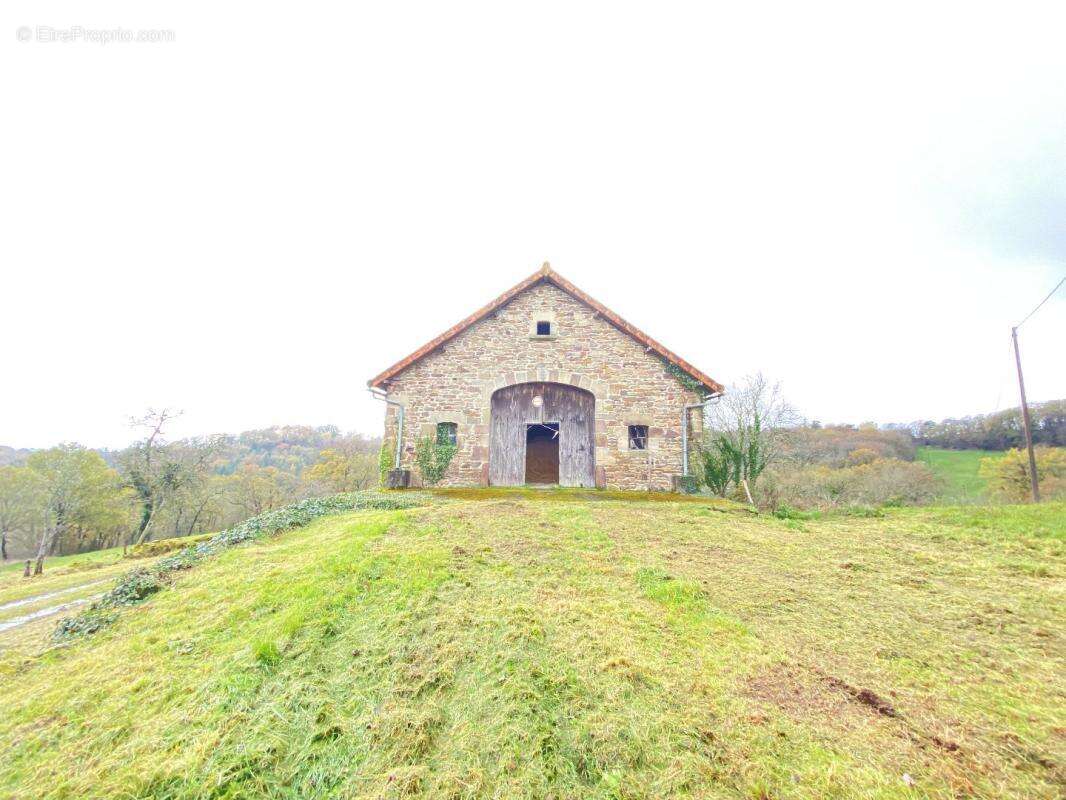 Maison à LE BOURG