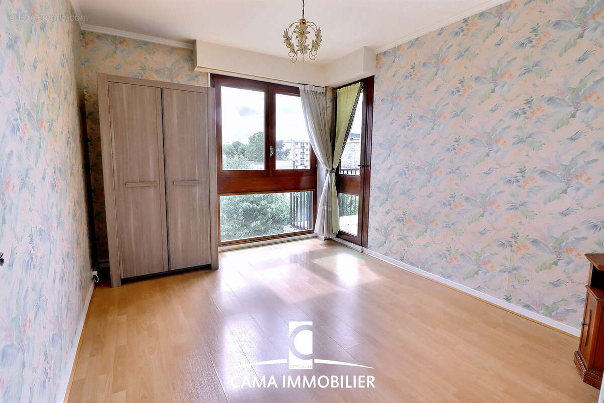 Dernier etage - ravalement isolation vote paye - cave - parking - photo 6