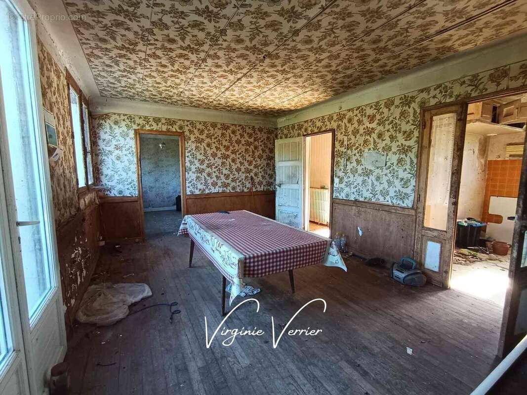 Maison à BRIGNAC-LA-PLAINE