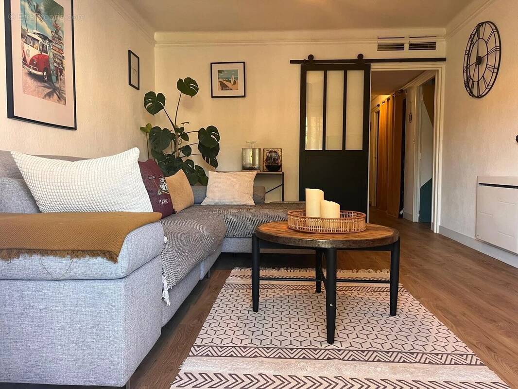 Appartement à VALLAURIS