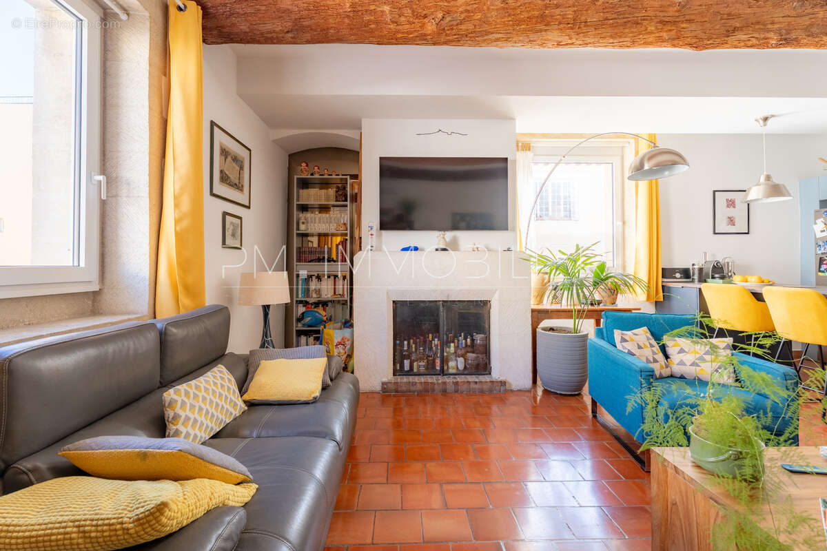 Appartement à MARSEILLE-1E