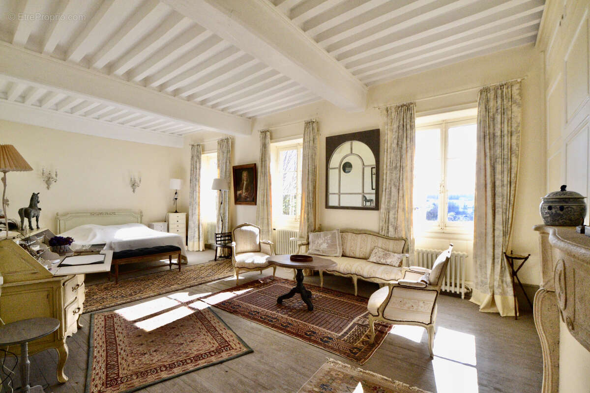 Maison à LA CLAYETTE