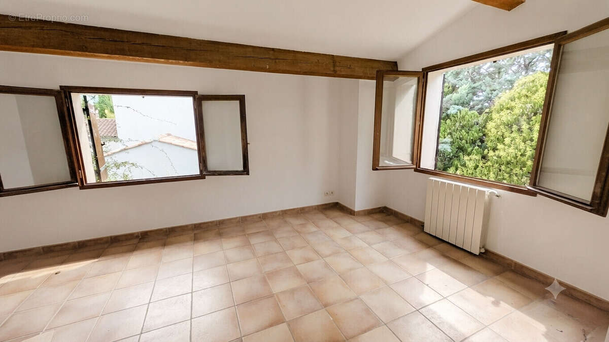 Grande villa familiale au calme au Puy Sainte Reparade - photo 13