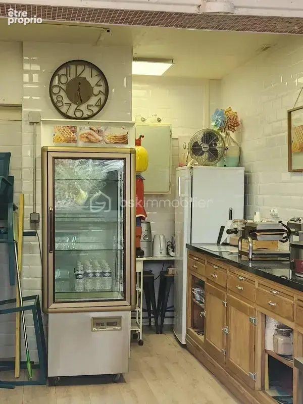 À vendre en exclusivite – local commercial idéalement situé sur une place très animée - photo 2