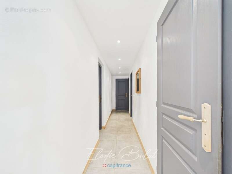 Maison de charme de plain-pied avec piscine et dépendances – MONTAILLEUR (73) - photo 9