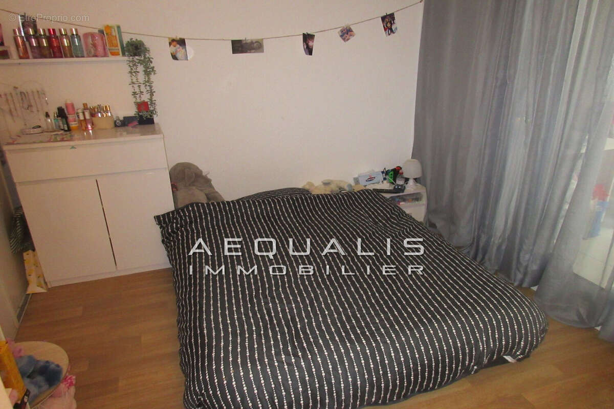 Appartement à SAINT-LAURENT-DU-VAR