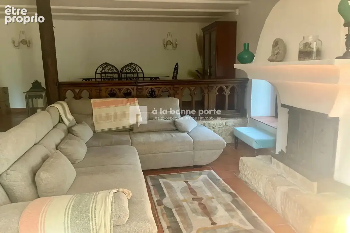 Maison 6 pièces 110 m² à vendre à Jouques (13490) - photo 5