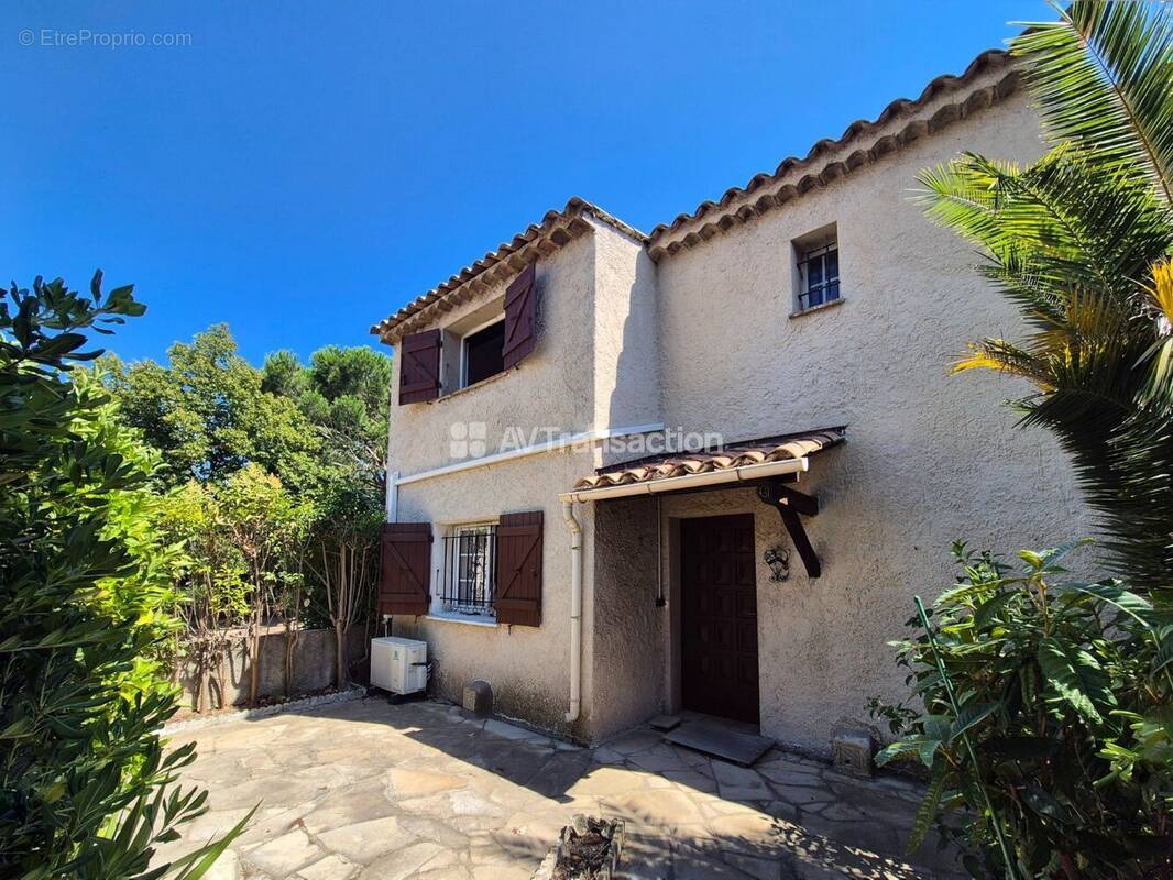 Maison 4 pièces 67 m² · à Frejus · 67 m² · 309 000 €