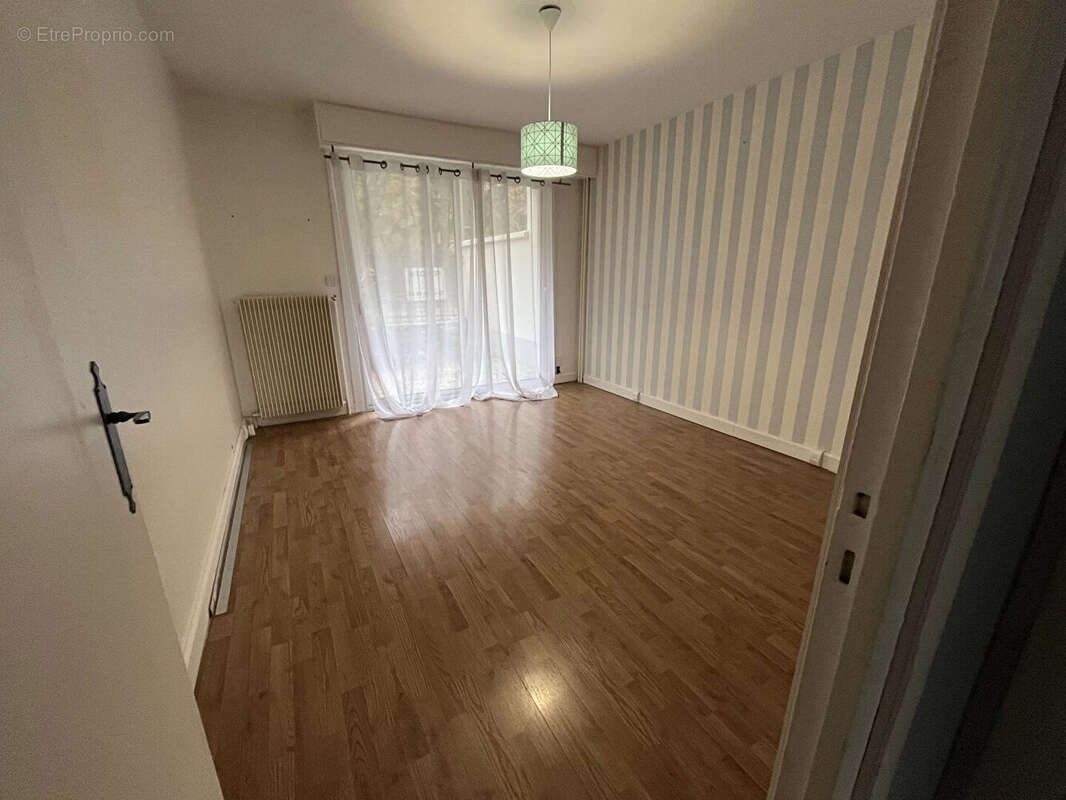 Appartement à SAINT-MAUR-DES-FOSSES