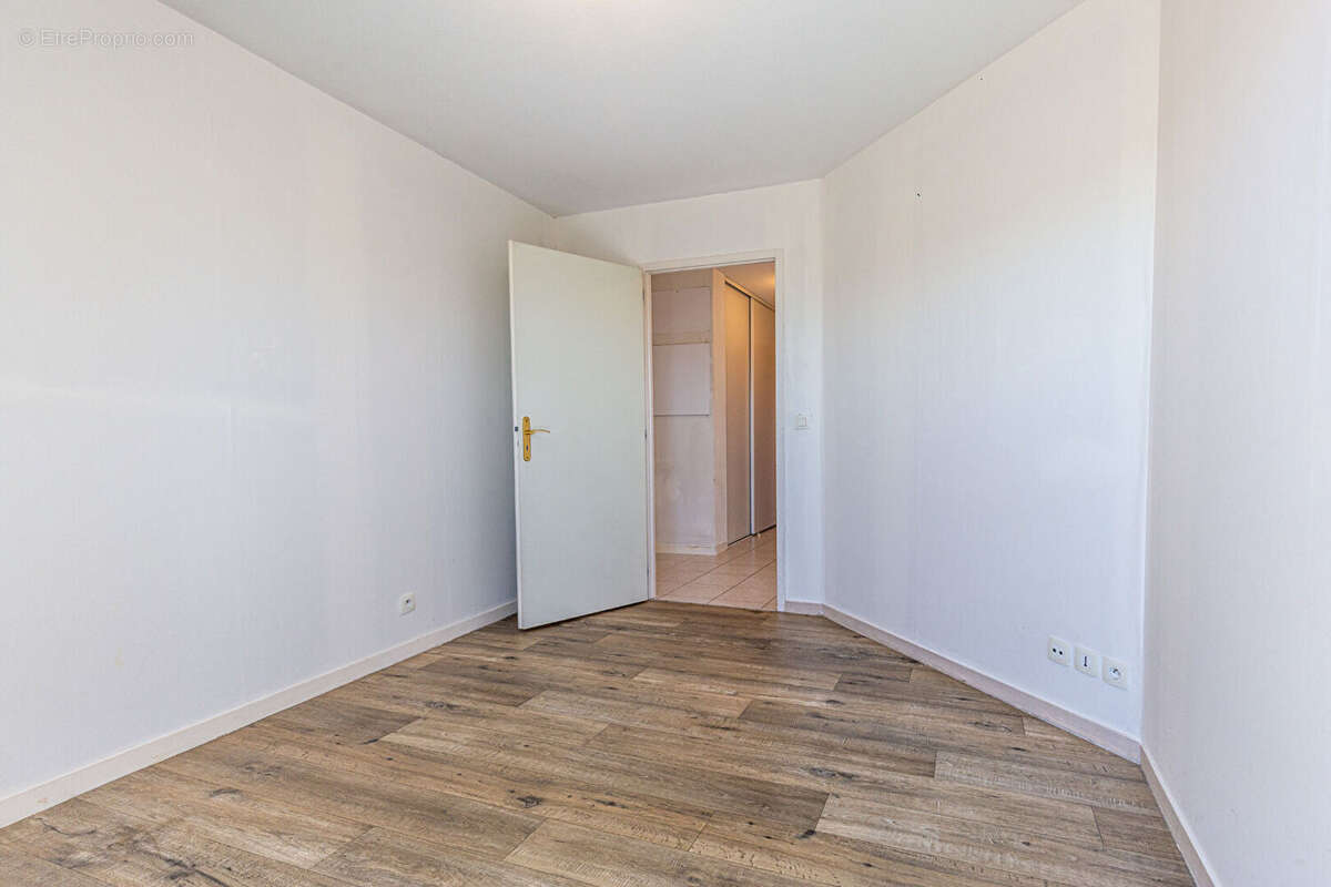 Agence immobiliere laforet - exclusivité - "camomille" - annecy le vieux - appartement t2 - 47,50m² - balcon - cave - dpe c - photo 4