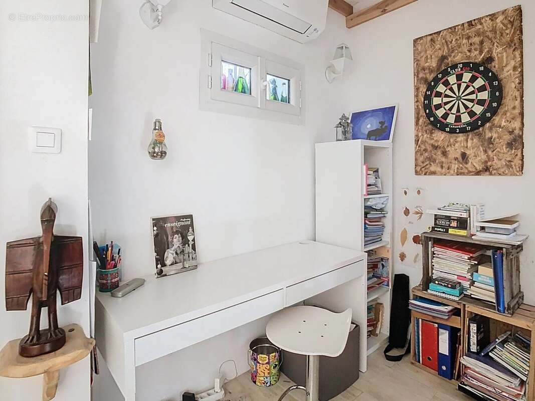 Maison 118m2 (F3 + Studio), jardin 400m2, cave. - photo 10