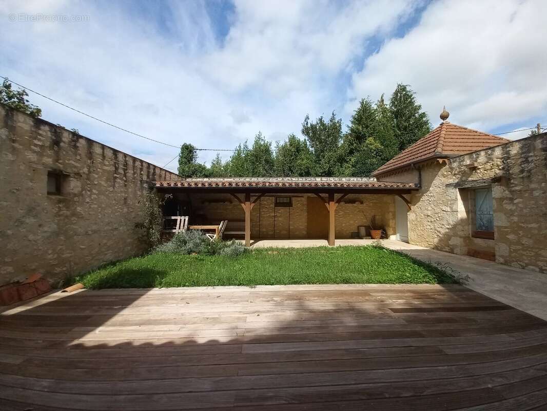 Maison à MAUVEZIN