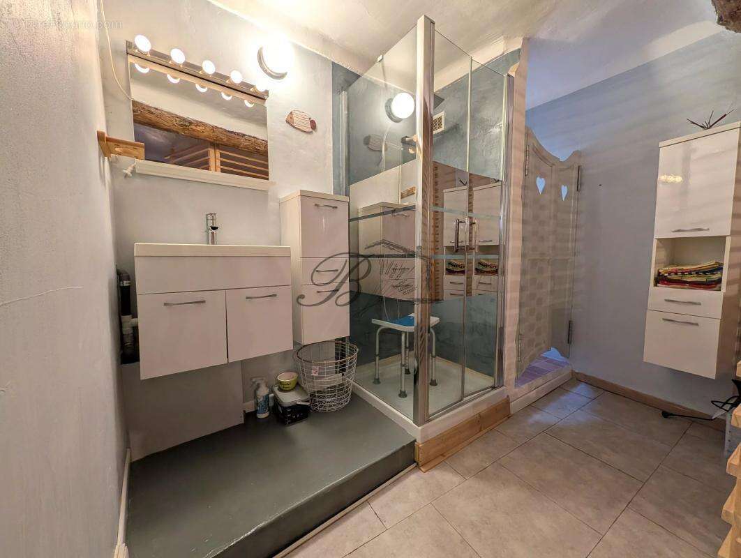 Maison à LA TOUR-D'AIGUES