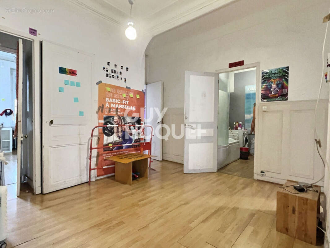 Appartement à MARSEILLE-1E