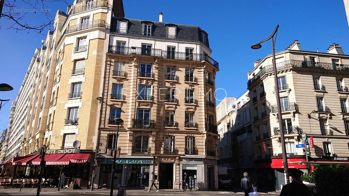 Appartement à PARIS-14E