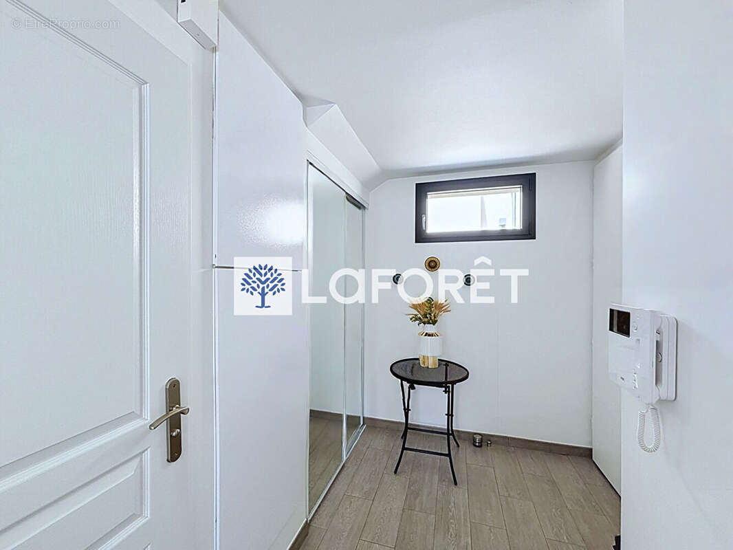 Appartement (T3) en RDC avec jardin plein sud à Saint-Nom-la-Bretèche - photo 2