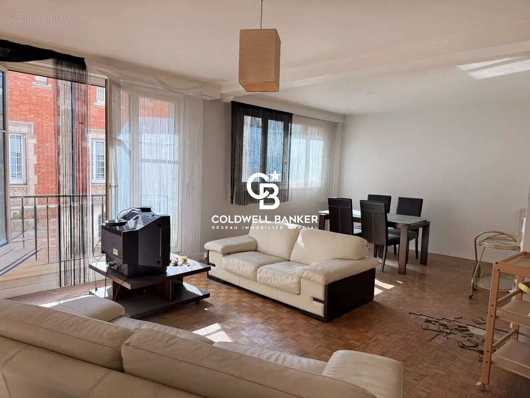 Appartement à PARIS-16E