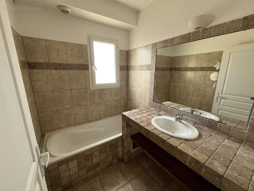 Appartement Type 4 Coeur de LUCCIANA - 95 m² - photo 3