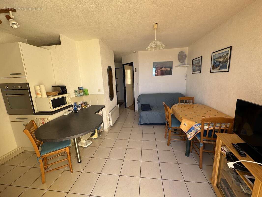 A vendre t2 sete 1ere ligne - photo 2