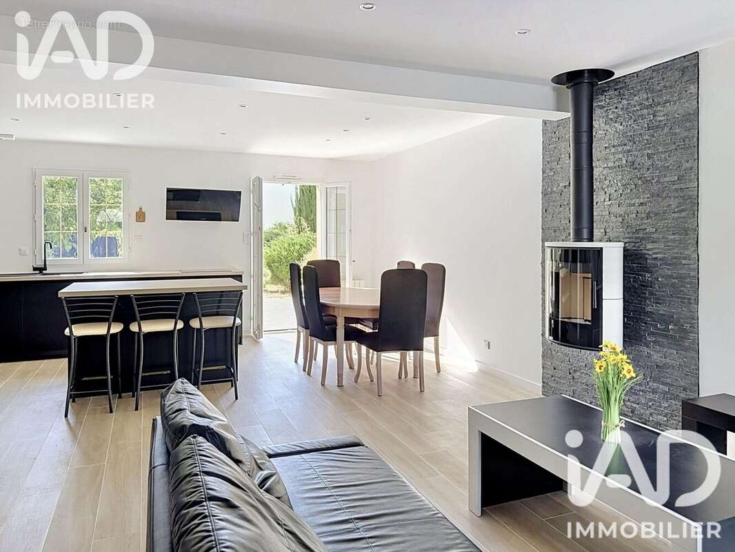 Maison 115 m² à Le Plessis-Feu-Aussoux  - photo 3