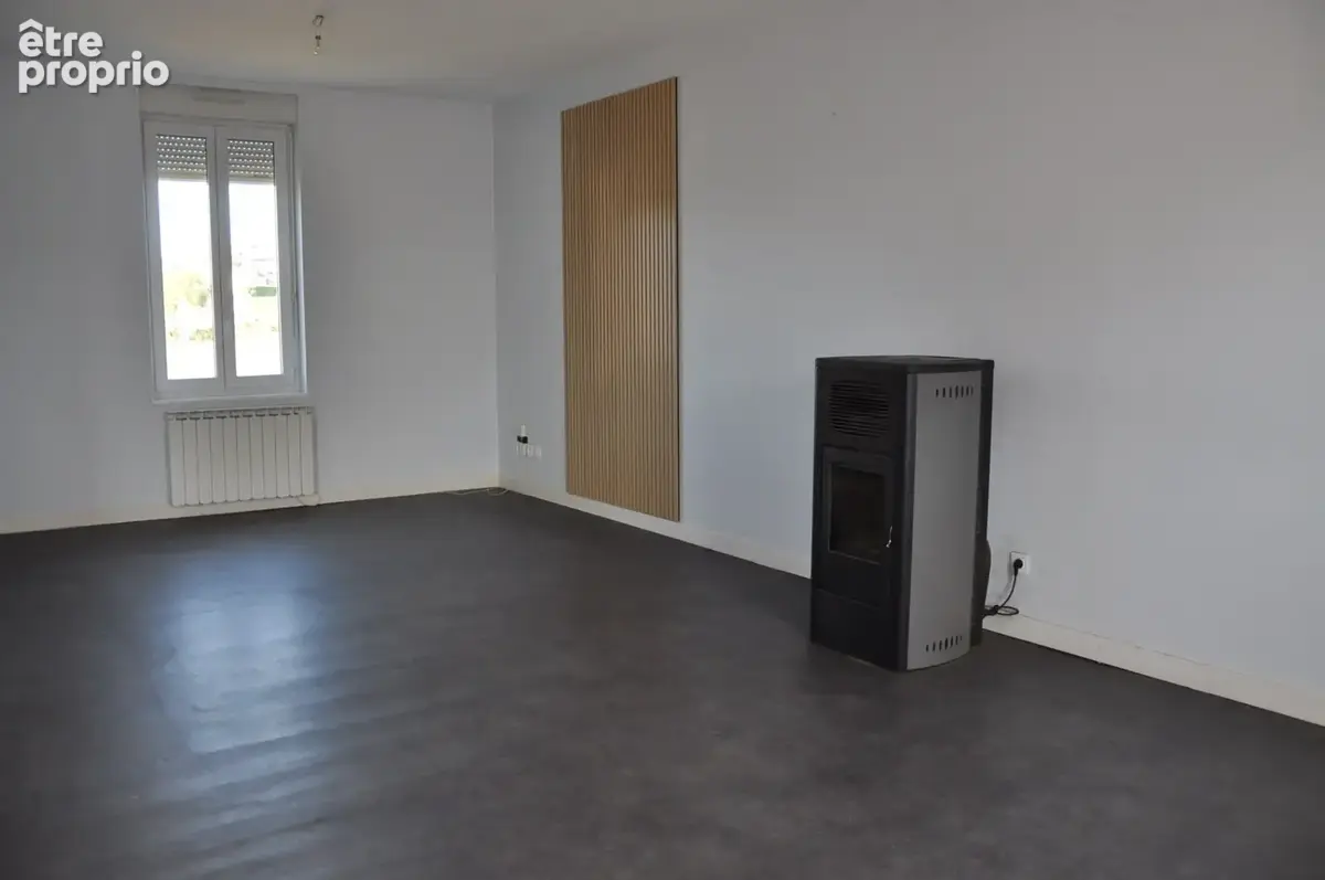 Belle longère de construction traditionnelle, avec 2 chambres (possibilité 3), terrain de 892 m2, proche centr - photo 2