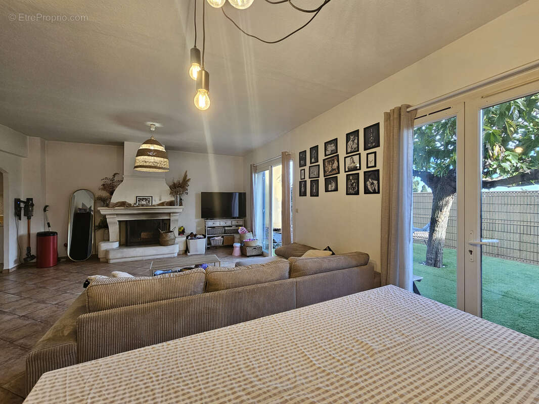 Maison à PLAN-DE-LA-TOUR