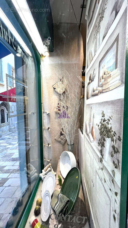 Commerce à HYERES