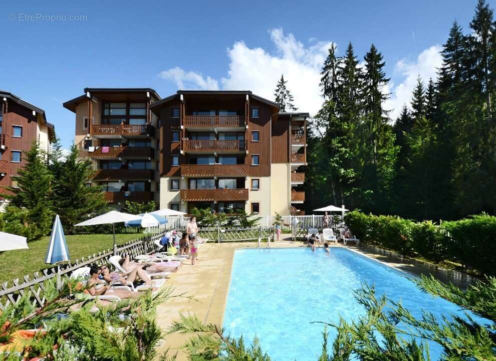 Appartement à MORILLON