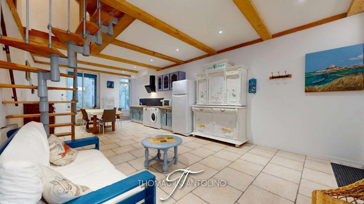 En exclusivite - 4 chambres - 2 salles d'eau - 2 wc - cour interieure  - renovation complète - photo 2