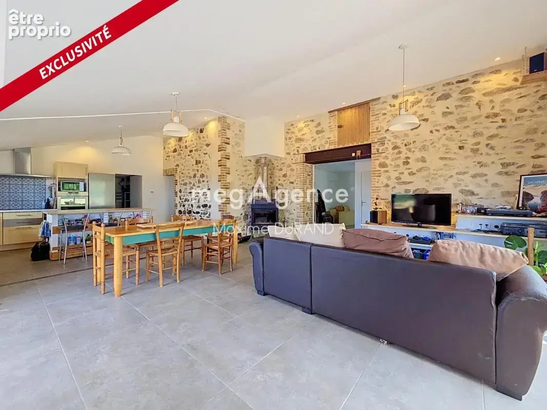 Maison de charme 113 m² – Pierres apparentes – Beau potentiel - photo 2