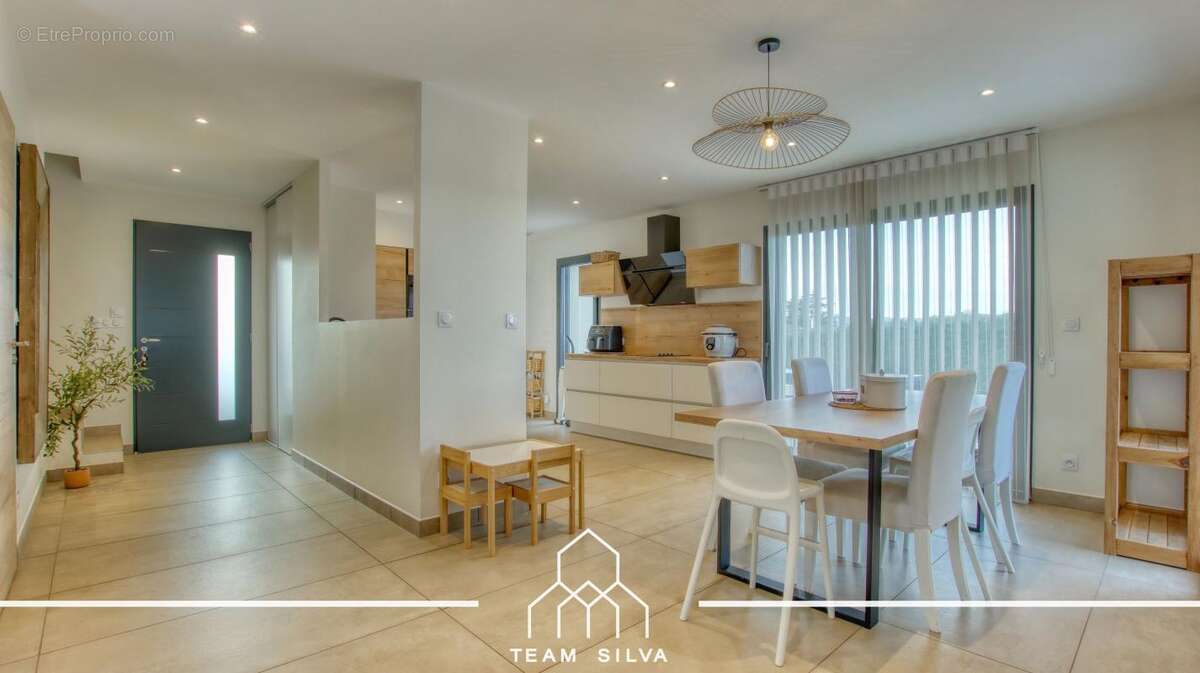 Maison 105 m² à Echalas  - photo 3