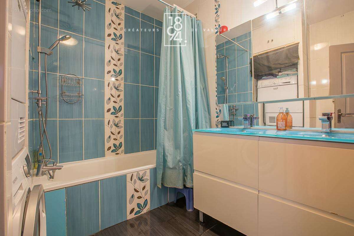 Appartement à MARSEILLE-5E